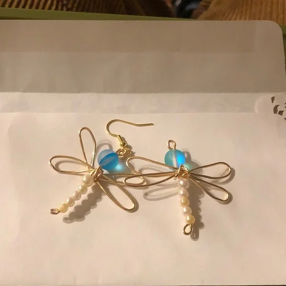 Dragonfly earrings!! - Picture 2 of 3